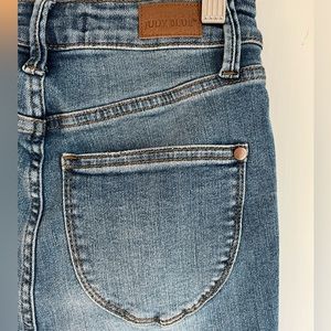 Judy Blue Skinny Fit Jeans
